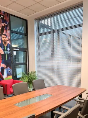 żaluzje drewniane dla canal+ 2
