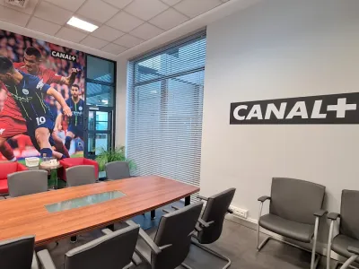 żaluzje drewniane dla canal+