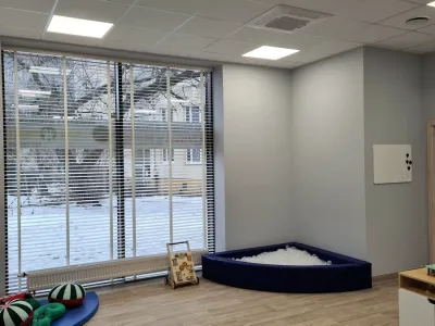 żaluzje drewniane do przedszkola