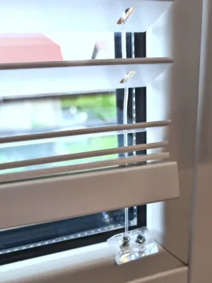 mocowanie prowadzenia bocznego w żaluzjach 25mm v.2
